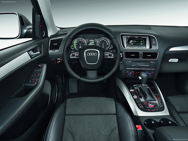 web_Audi-Q5_Hybrid_quattro