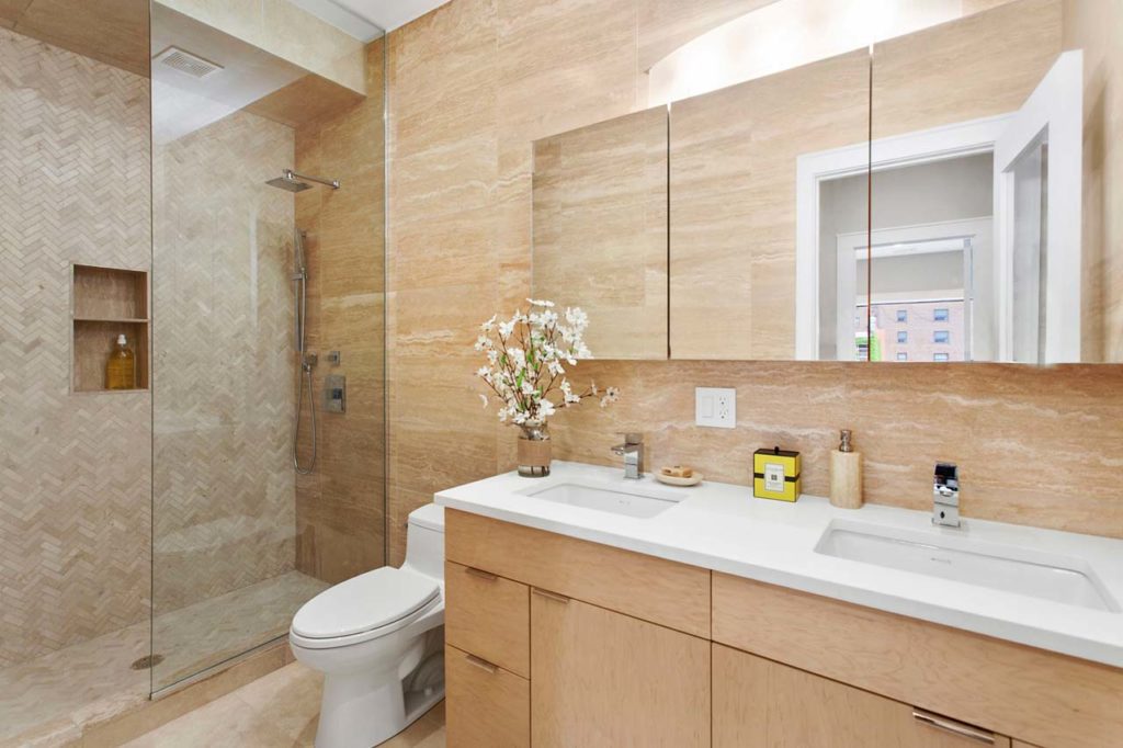 411_DeGraw_Master Bath_HI RES