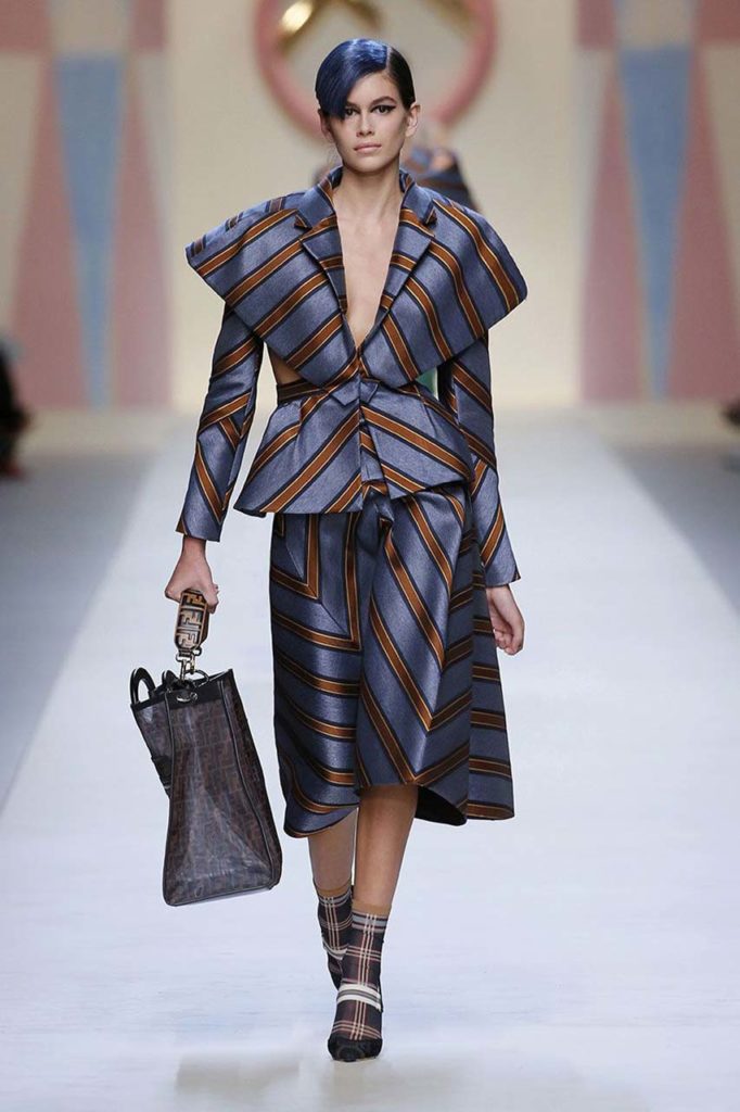 fendi-woman-ss18-look-01_s1