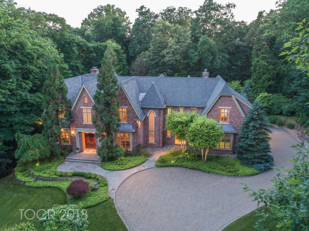 15 Woodfield Lane
