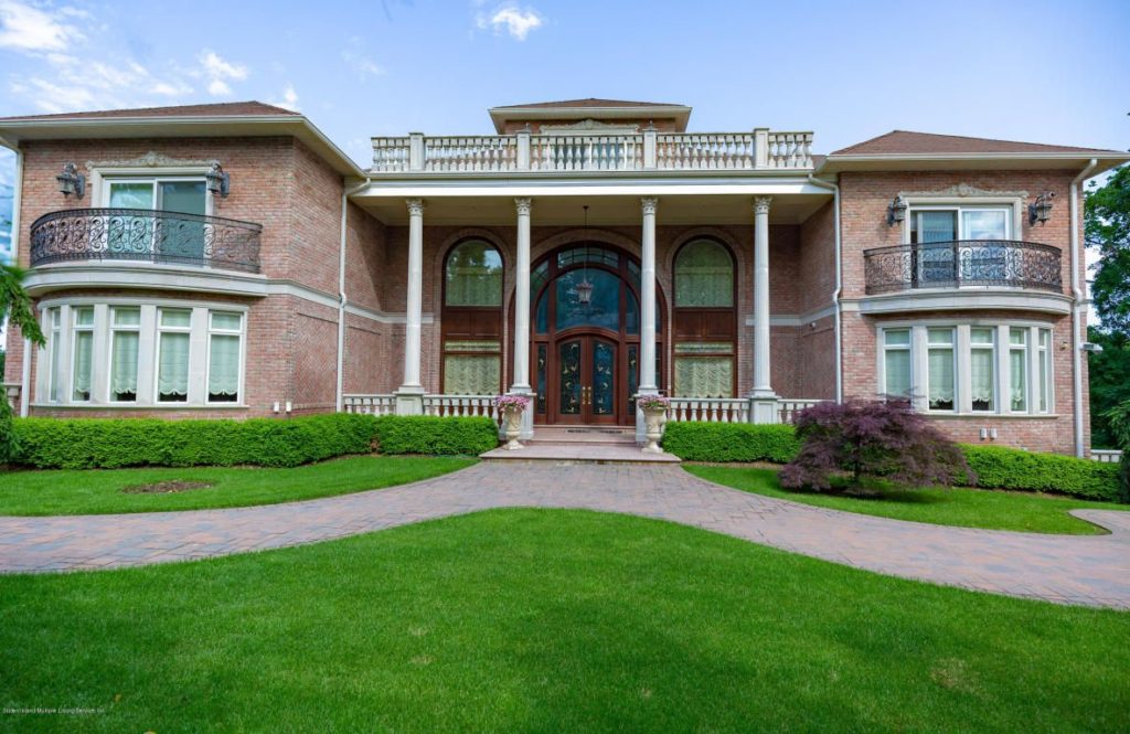 76 Romer Road