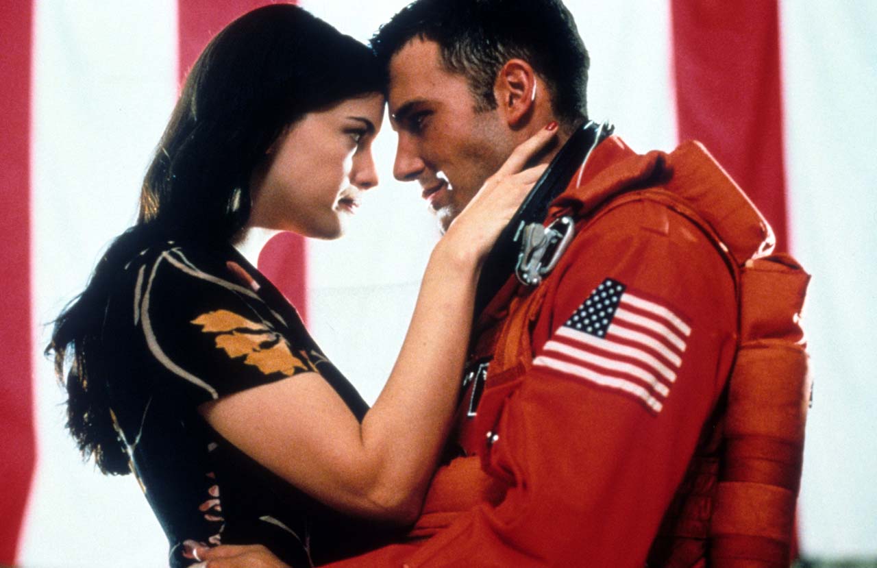 liv-tyler-and-ben-affleck-embrace-in-a-scene-from-the-film-news-photo-168597820-1559748630
